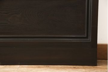 格子戸2枚をリペア&カスタム!高さをリサイズし、全てのガラスを新品のクリアガラスに交換。お客様がご用意した金具を取り付け。本体は現状をベースに着色。(ガラス帯戸、引き戸、建具)