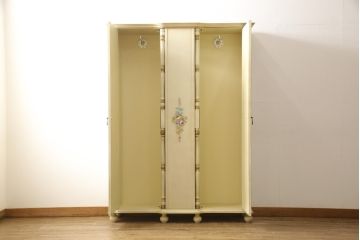 ワードローブをリペア&カスタム!!内部背板を本体の色味に合わせて塗装。(洋服タンス、収納棚)