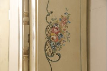 ワードローブをリペア&カスタム!!内部背板を本体の色味に合わせて塗装。(洋服タンス、収納棚)