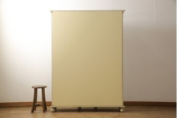 ワードローブをリペア&カスタム!!内部背板を本体の色味に合わせて塗装。(洋服タンス、収納棚)