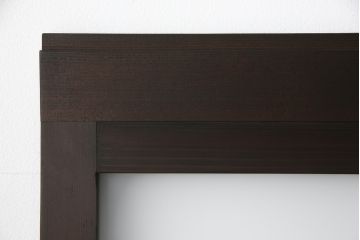 ガラス戸3枚をリペア&カスタム!高さと幅をリサイズし、既存のガラスをすべてスリガラスに差し替え。戸車・引手金具を取り付け、色味は現状に寄せて着色。(建具、引き戸)