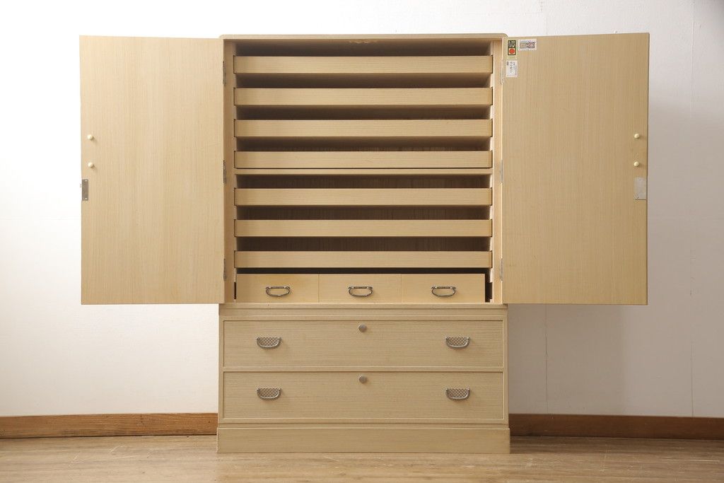 加茂総桐箪笥をリペア&カスタム!上段の引き出し枠を取り払い、衣装盆の受け製作。下段引き出し3杯のうち1杯をカットし高さをリサイズ。(並厚、総桐たんす、桐タンス、着物箪笥、衣装タンス)