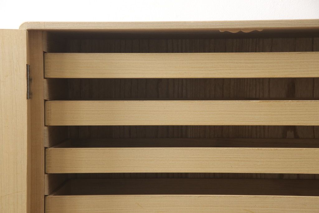 加茂総桐箪笥をリペア&カスタム!上段の引き出し枠を取り払い、衣装盆の受け製作。下段引き出し3杯のうち1杯をカットし高さをリサイズ。(並厚、総桐たんす、桐タンス、着物箪笥、衣装タンス)