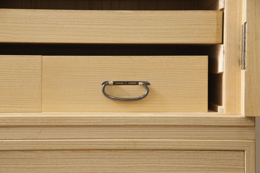 加茂総桐箪笥をリペア&カスタム!上段の引き出し枠を取り払い、衣装盆の受け製作。下段引き出し3杯のうち1杯をカットし高さをリサイズ。(並厚、総桐たんす、桐タンス、着物箪笥、衣装タンス)