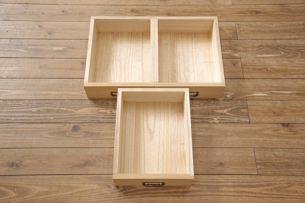 加茂総桐箪笥をリペア&カスタム!上段の引き出し枠を取り払い、衣装盆の受け製作。下段引き出し3杯のうち1杯をカットし高さをリサイズ。(並厚、総桐たんす、桐タンス、着物箪笥、衣装タンス)