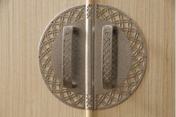 加茂総桐箪笥をリペア&カスタム!上段の引き出し枠を取り払い、衣装盆の受け製作。下段引き出し3杯のうち1杯をカットし高さをリサイズ。(並厚、総桐たんす、桐タンス、着物箪笥、衣装タンス)