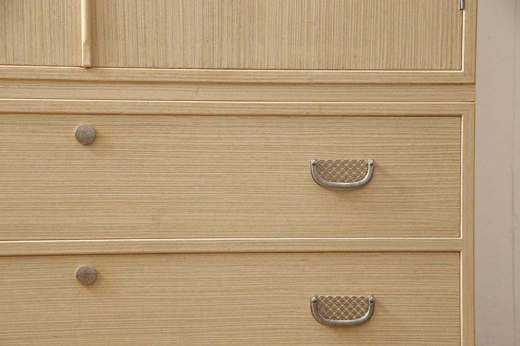 加茂総桐箪笥をリペア&カスタム!上段の引き出し枠を取り払い、衣装盆の受け製作。下段引き出し3杯のうち1杯をカットし高さをリサイズ。(並厚、総桐たんす、桐タンス、着物箪笥、衣装タンス)