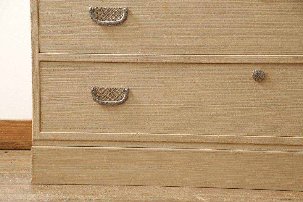 加茂総桐箪笥をリペア&カスタム!上段の引き出し枠を取り払い、衣装盆の受け製作。下段引き出し3杯のうち1杯をカットし高さをリサイズ。(並厚、総桐たんす、桐タンス、着物箪笥、衣装タンス)