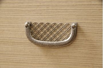 加茂総桐箪笥をリペア&カスタム!上段の引き出し枠を取り払い、衣装盆の受け製作。下段引き出し3杯のうち1杯をカットし高さをリサイズ。(並厚、総桐たんす、桐タンス、着物箪笥、衣装タンス)