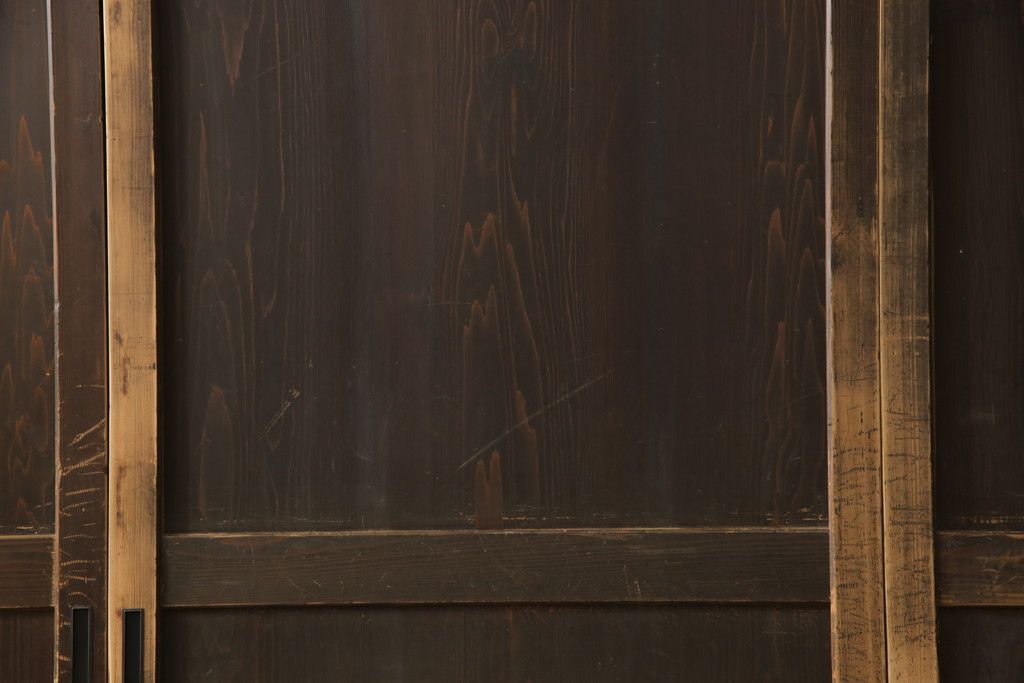 板戸4枚をリペア&カスタム!高さと幅をリサイズし、引手・戸車を取付け。(板戸、引き戸、建具)