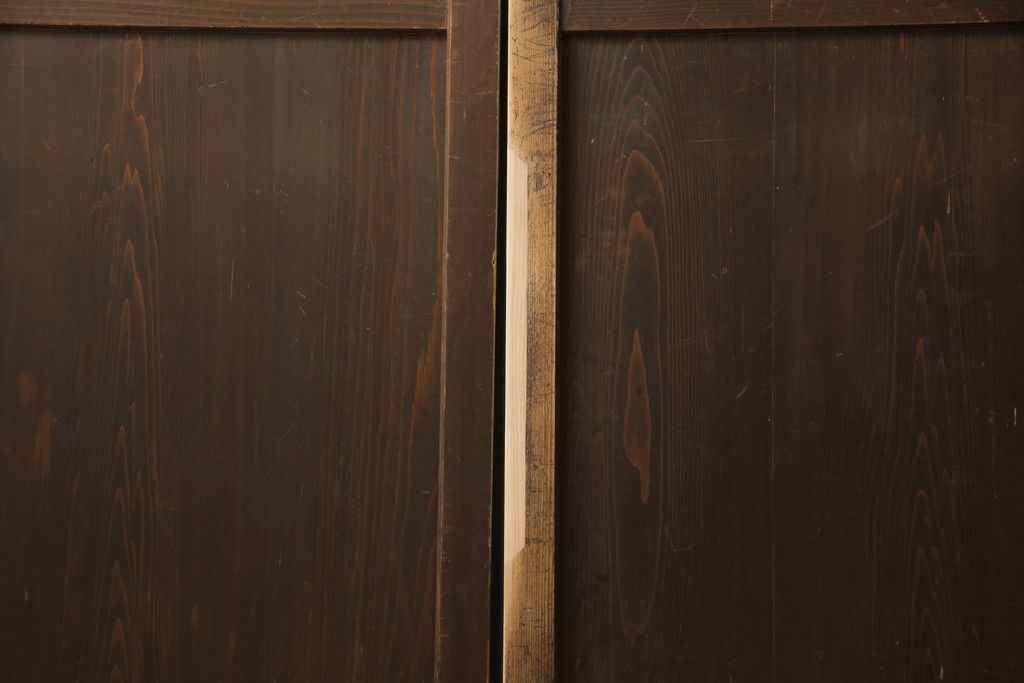 板戸4枚をリペア&カスタム!高さと幅をリサイズし、引手・戸車を取付け。(板戸、引き戸、建具)