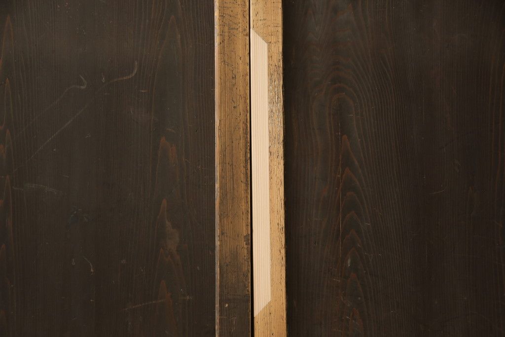 板戸4枚をリペア&カスタム!高さと幅をリサイズし、引手・戸車を取付け。(板戸、引き戸、建具)