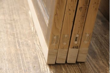 板戸4枚をリペア&カスタム!高さと幅をリサイズし、引手・戸車を取付け。(板戸、引き戸、建具)