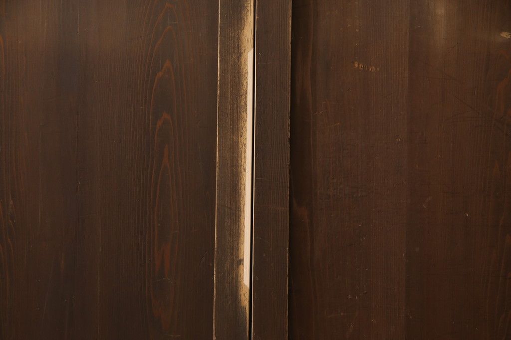 板戸4枚をリペア&カスタム!高さと幅をリサイズし、引手・戸車を取付け。(板戸、引き戸、建具)