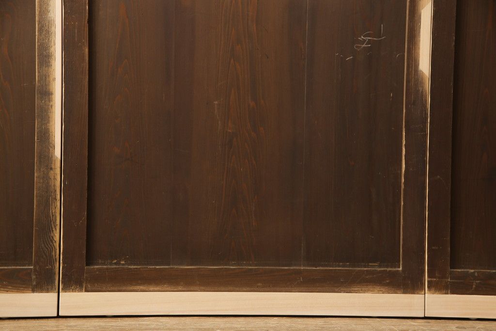 板戸4枚をリペア&カスタム!高さと幅をリサイズし、引手・戸車を取付け。(板戸、引き戸、建具)