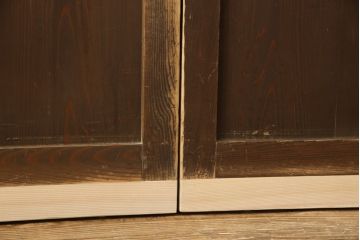 板戸4枚をリペア&カスタム!高さと幅をリサイズし、引手・戸車を取付け。(板戸、引き戸、建具)