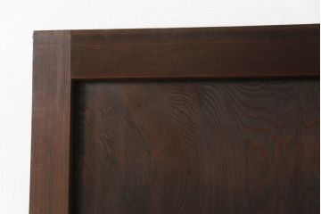 引き戸をリペア&カスタム!下桟を加工し戸車を取付け。新材を使用した下桟のみ本体の色味に合わせて着色。(ガラス帯戸、建具)