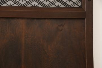 引き戸をリペア&カスタム!下桟を加工し戸車を取付け。新材を使用した下桟のみ本体の色味に合わせて着色。(ガラス帯戸、建具)