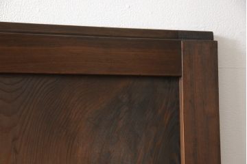 引き戸をリペア&カスタム!下桟を加工し戸車を取付け。新材を使用した下桟のみ本体の色味に合わせて着色。(ガラス帯戸、建具)