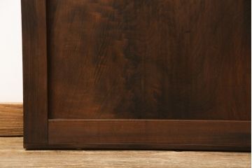 引き戸をリペア&カスタム!下桟を加工し戸車を取付け。新材を使用した下桟のみ本体の色味に合わせて着色。(ガラス帯戸、建具)