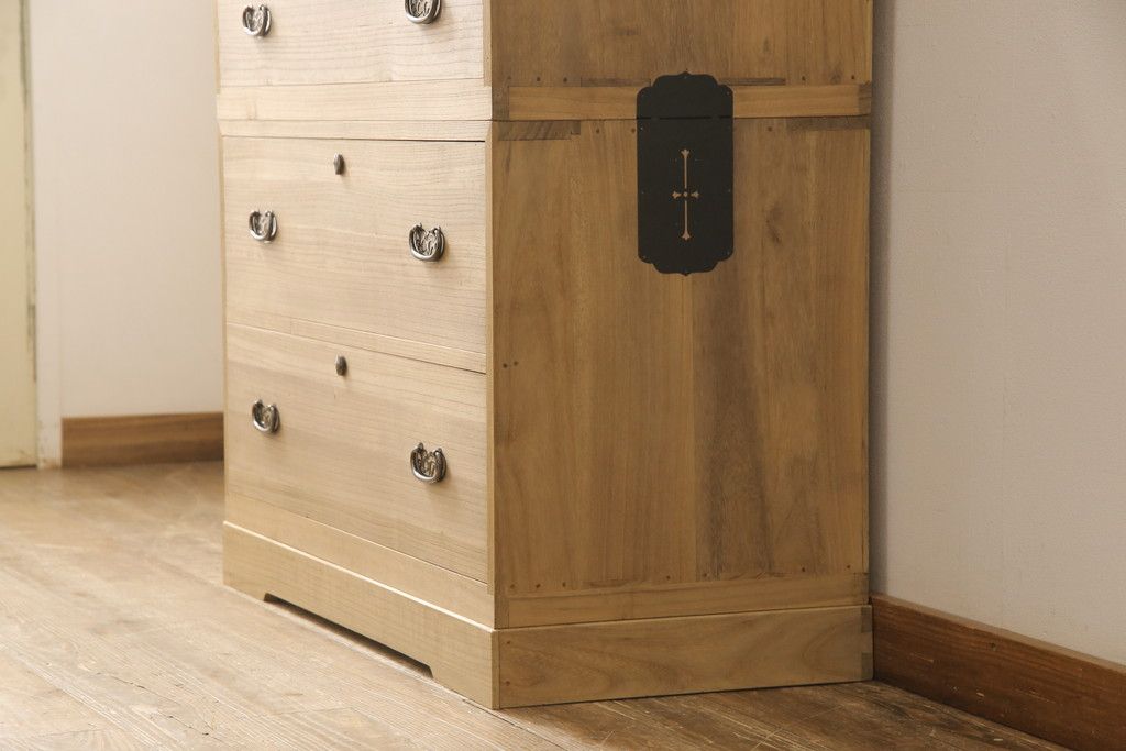 総桐箪笥をリペア&カスタム!桐材本来の木目や木色を生かしたナチュラル仕上げ。(桐たんす、和タンス、衣装箪笥、ヴィンテージ)