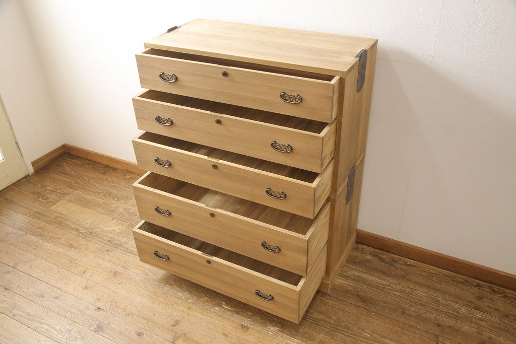 総桐箪笥をリペア&カスタム!桐材本来の木目や木色を生かしたナチュラル仕上げ。(桐たんす、和タンス、衣装箪笥、ヴィンテージ)