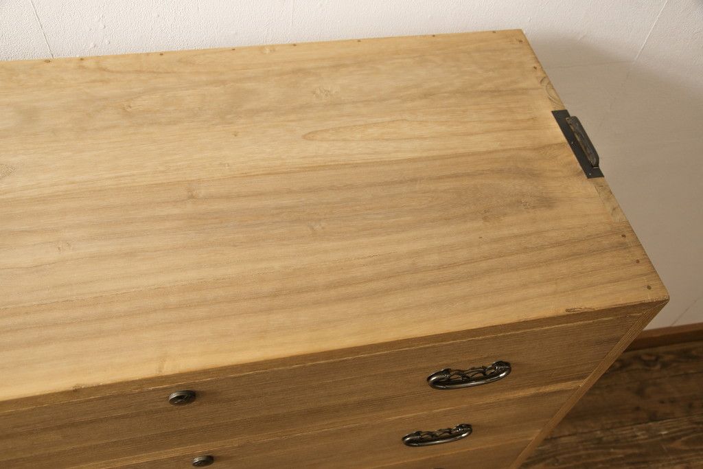 総桐箪笥をリペア&カスタム!桐材本来の木目や木色を生かしたナチュラル仕上げ。(桐たんす、和タンス、衣装箪笥、ヴィンテージ)