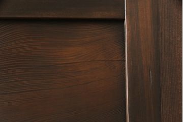 ガラス入り板戸をリペア&カスタム!高さと幅をリサイズし、引手場所を調節し取付け。ガラスは新品のすりガラスに取り替え、現状のお品物に合わせて着色。(引き戸、建具)