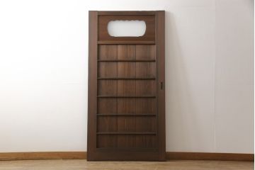 ガラス入り板戸をリペア&カスタム!高さと幅をリサイズし、引手場所を調節し取付け。ガラスは新品のすりガラスに取り替え、現状のお品物に合わせて着色。(引き戸、建具)