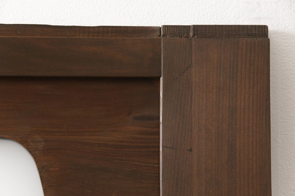 ガラス入り板戸をリペア&カスタム!高さと幅をリサイズし、引手場所を調節し取付け。ガラスは新品のすりガラスに取り替え、現状のお品物に合わせて着色。(引き戸、建具)