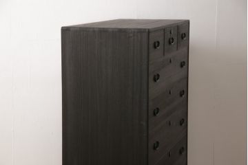 総桐箪笥の見た目を変えずに綺麗にリペア!当店商品を参考に濃い茶色に着色。(整理タンス、小抽タンス、衣装箪笥、桐たんす)