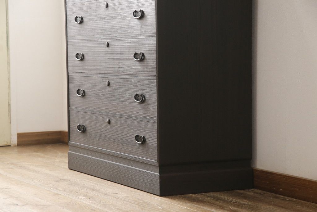 総桐箪笥の見た目を変えずに綺麗にリペア!当店商品を参考に濃い茶色に着色。(整理タンス、小抽タンス、衣装箪笥、桐たんす)