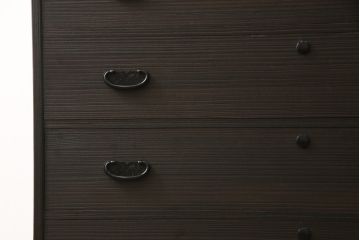 総桐箪笥の見た目を変えずに綺麗にリペア!当店商品を参考に濃い茶色に着色。(整理タンス、小抽タンス、衣装箪笥、桐たんす)