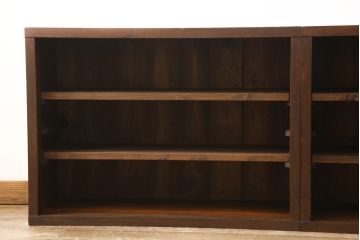 収納棚の見た目を変えずに綺麗にリペア!修繕箇所は本体と馴染ませ、本体は現状をベースにして1トーン程落ち着いた色味に着色。(キャビネット、食器棚、戸棚、本箱、サイドボード)