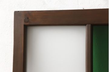 ガラス扉をリペア&カスタム!高さと幅をリサイズし、ガラスは指定箇所にクリアガラス・すりガラス・緑の色ガラスをレイアウト。本体は濃い茶色のワックス仕上げ。(木製ドア、建具)