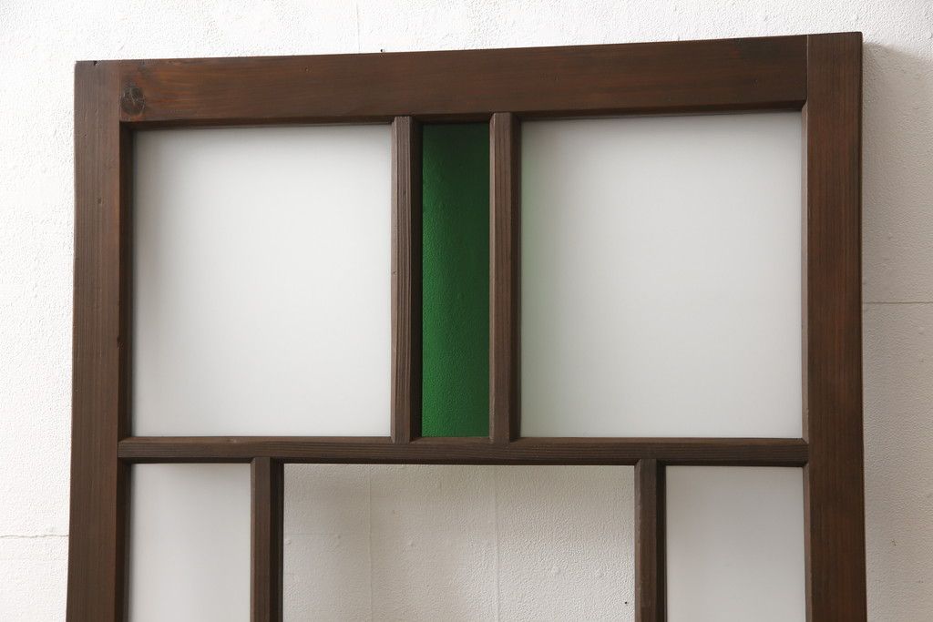 ガラス扉をリペア&カスタム!高さと幅をリサイズし、ガラスは指定箇所にクリアガラス・すりガラス・緑の色ガラスをレイアウト。本体は濃い茶色のワックス仕上げ。(木製ドア、建具)