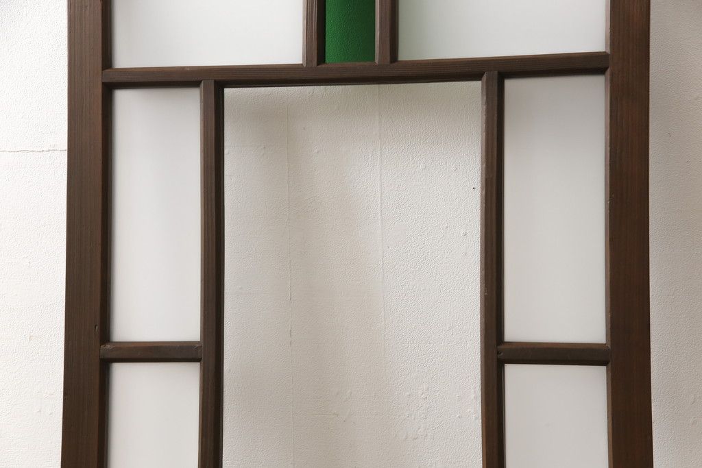 ガラス扉をリペア&カスタム!高さと幅をリサイズし、ガラスは指定箇所にクリアガラス・すりガラス・緑の色ガラスをレイアウト。本体は濃い茶色のワックス仕上げ。(木製ドア、建具)