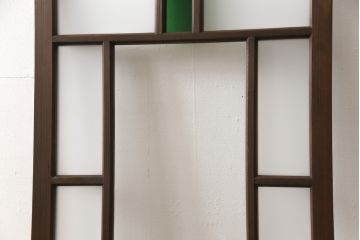 ガラス扉をリペア&カスタム!高さと幅をリサイズし、ガラスは指定箇所にクリアガラス・すりガラス・緑の色ガラスをレイアウト。本体は濃い茶色のワックス仕上げ。(木製ドア、建具)