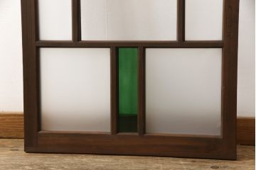 ガラス扉をリペア&カスタム!高さと幅をリサイズし、ガラスは指定箇所にクリアガラス・すりガラス・緑の色ガラスをレイアウト。本体は濃い茶色のワックス仕上げ。(木製ドア、建具)