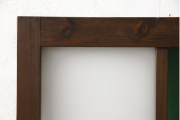 ガラス扉をリペア&カスタム!高さと幅をリサイズし、ガラスは指定箇所にクリアガラス・すりガラス・緑の色ガラスをレイアウト。本体は濃い茶色のワックス仕上げ。(木製ドア、建具)