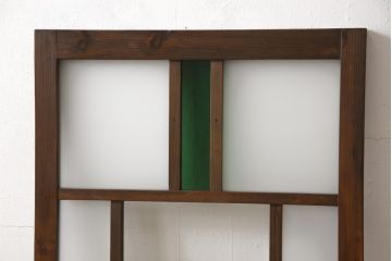 ガラス扉をリペア&カスタム!高さと幅をリサイズし、ガラスは指定箇所にクリアガラス・すりガラス・緑の色ガラスをレイアウト。本体は濃い茶色のワックス仕上げ。(木製ドア、建具)