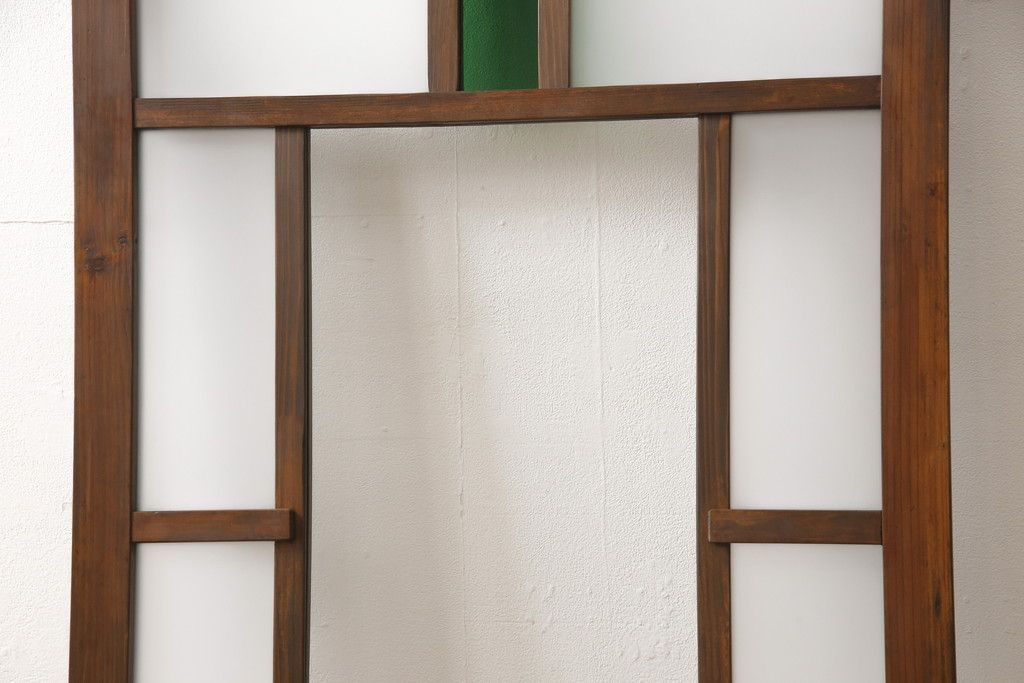 ガラス扉をリペア&カスタム!高さと幅をリサイズし、ガラスは指定箇所にクリアガラス・すりガラス・緑の色ガラスをレイアウト。本体は濃い茶色のワックス仕上げ。(木製ドア、建具)