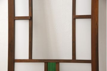 ガラス扉をリペア&カスタム!高さと幅をリサイズし、ガラスは指定箇所にクリアガラス・すりガラス・緑の色ガラスをレイアウト。本体は濃い茶色のワックス仕上げ。(木製ドア、建具)