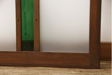 ガラス扉をリペア&カスタム!高さと幅をリサイズし、ガラスは指定箇所にクリアガラス・すりガラス・緑の色ガラスをレイアウト。本体は濃い茶色のワックス仕上げ。(木製ドア、建具)