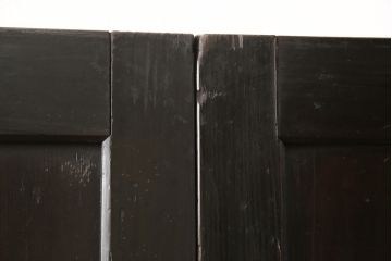 板戸4枚をリペア&カスタム!引手は加工し、1番使いやすい位置に取り付け。本体は現状の色味を活かして着色。(帯戸、引き戸)