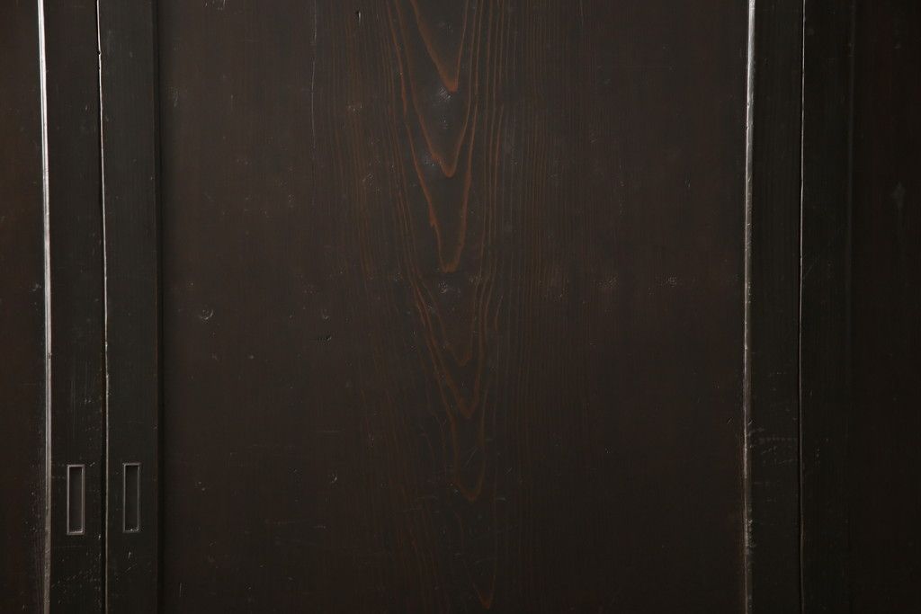 板戸4枚をリペア&カスタム!引手は加工し、1番使いやすい位置に取り付け。本体は現状の色味を活かして着色。(帯戸、引き戸)