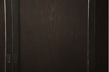 板戸4枚をリペア&カスタム!引手は加工し、1番使いやすい位置に取り付け。本体は現状の色味を活かして着色。(帯戸、引き戸)