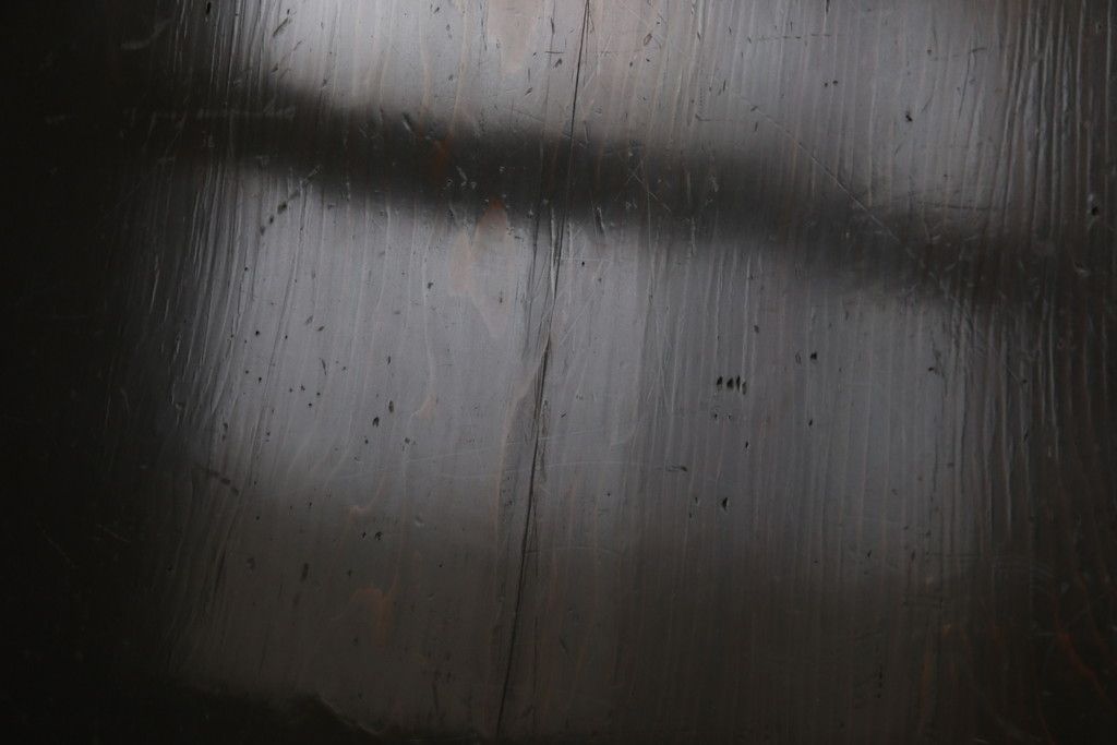 板戸4枚をリペア&カスタム!引手は加工し、1番使いやすい位置に取り付け。本体は現状の色味を活かして着色。(帯戸、引き戸)