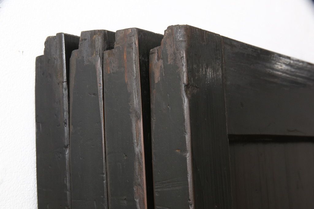 板戸4枚をリペア&カスタム!引手は加工し、1番使いやすい位置に取り付け。本体は現状の色味を活かして着色。(帯戸、引き戸)