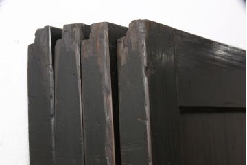 板戸4枚をリペア&カスタム!引手は加工し、1番使いやすい位置に取り付け。本体は現状の色味を活かして着色。(帯戸、引き戸)